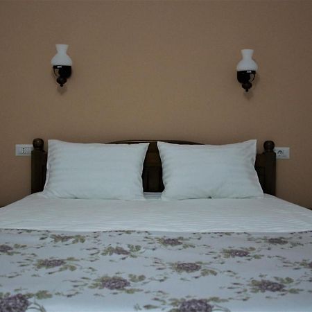 Casa Sofia Apartman Baltatesti Kültér fotó
